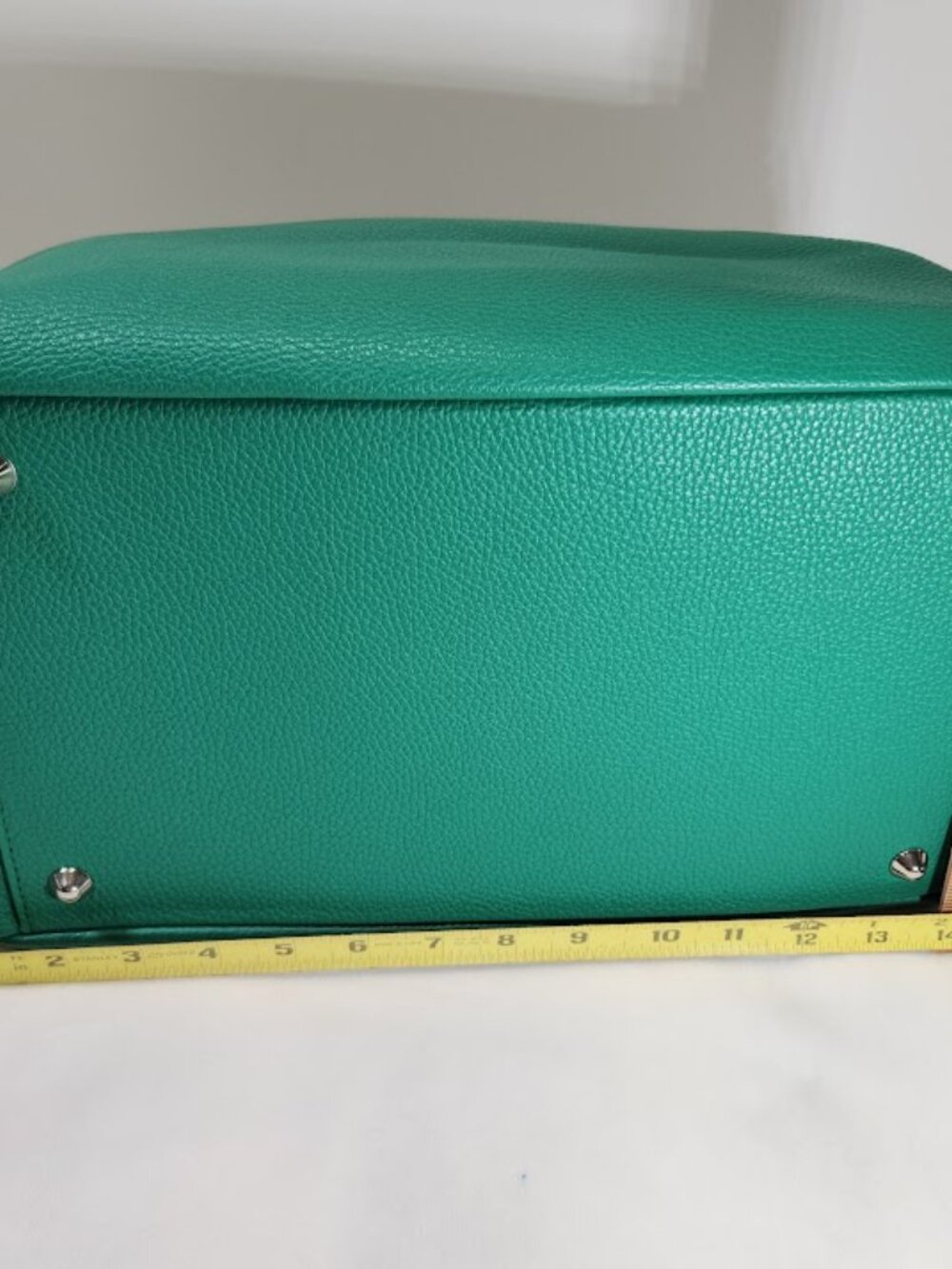 Mark & Graham Elisabetta slouchy tote Kelly Green Pebble leather with twill int - Picture 8 of 13